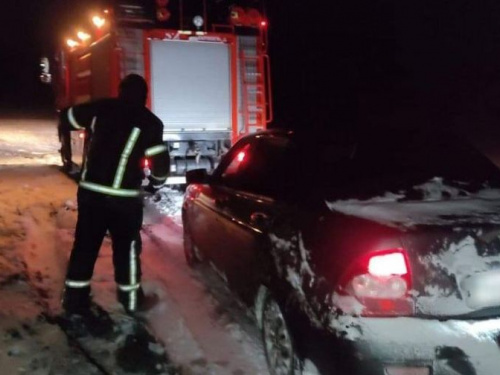 Рятувальники Донеччини двічі надавали допомогу водіям