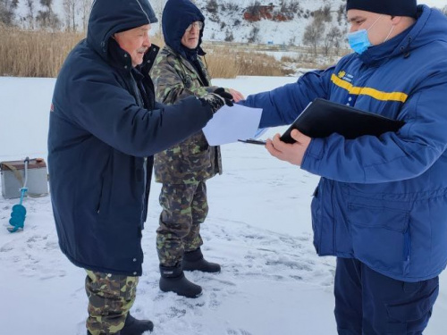 В Авдіївці рятувальники ДСНС провели профілактичні рейди на місцевій водойомі