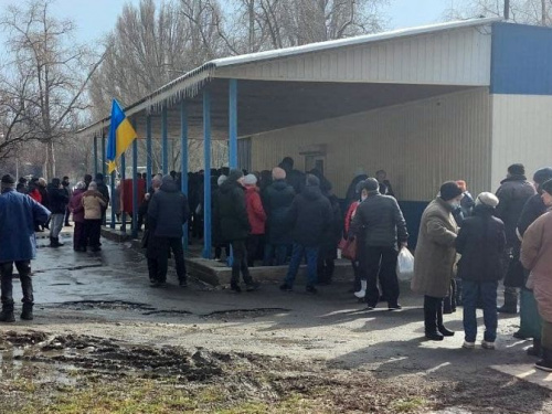 Сьогодні авдіївці - клієнти ПриватБанку та Ощадбанку зможуть зняти готівку