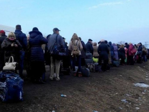 На КПВВ  люди больше всего жалуются на долгие очереди и ненадлежащие условия ожидания