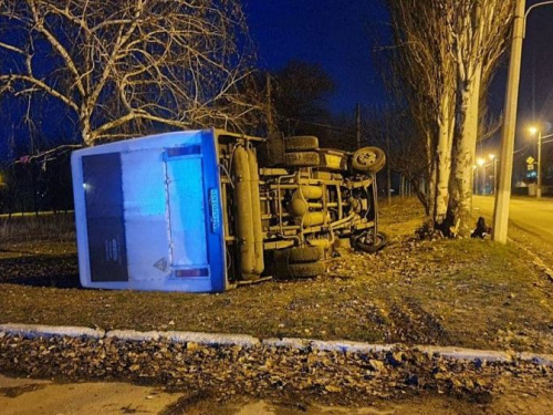 В Донецкой области перевернулась маршрутка. Есть пострадавшие