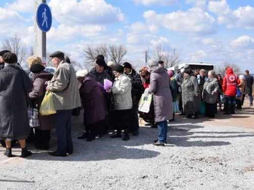 Дорога  через линию разграничения на Донбассе вчера  оказалась закрытой для 29 человек