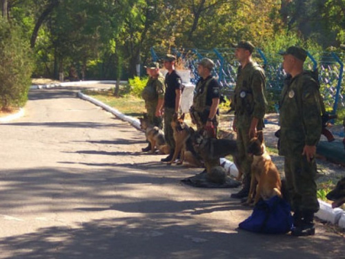 На Донетчину прибыл «собачий отряд» (ФОТО)