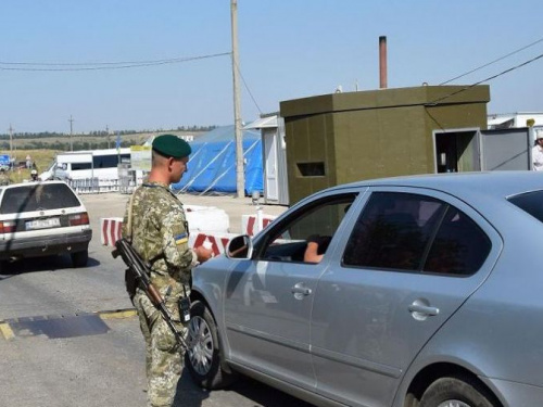 Ситуация в КПВВ: очереди, взятки и громкое задержание