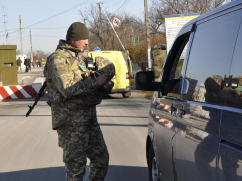 Ситуация у донбасских КПВВ: утром 18 ноября легче всего было проехать через «Гнутово»