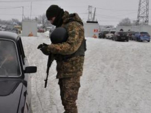 На КПВВ уменьшились очереди из желающих пересечь линию разграничения