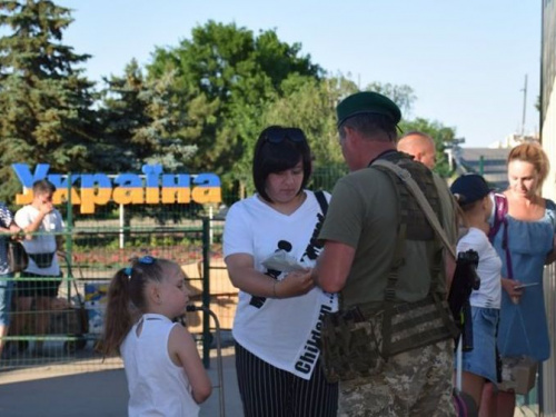 Через донбасские КПВВ не пропустили 40 человек