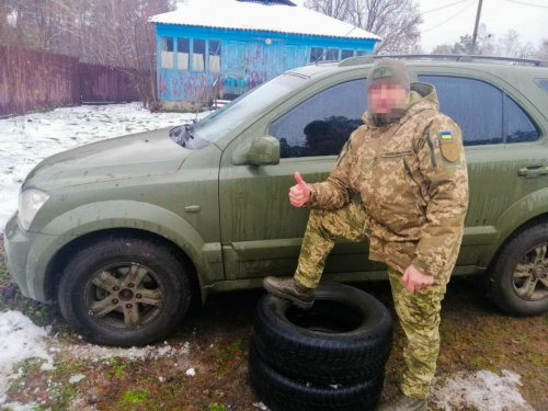 Метінвест передав військовим автівки та мільйон літрів пального