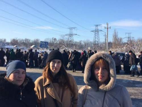 КПВВ «Майорск» глазами нардепа: кошмарные очереди, переохлаждения и врач-переселенец