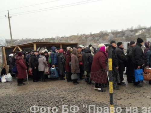 Связь, мороз и мало чая: названы актуальные проблемы на донбасских пунктах пропуска