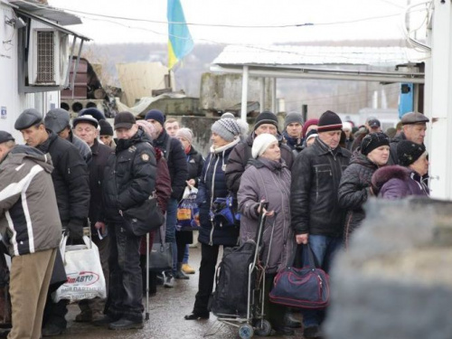 В одном из донбасских КПВВ задержали за подлог и подделку