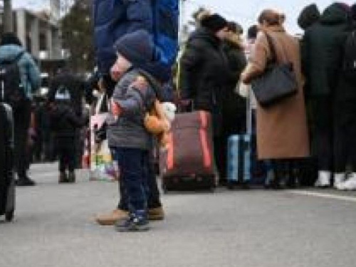 Поради психологів, як захистити дитячу психіку під час війни