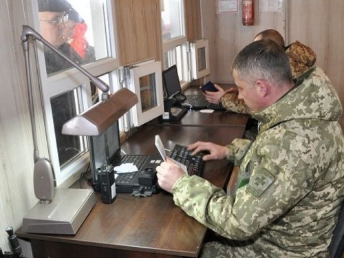 Пересечение КПВВ на Донбассе:  число получивших отказ в пропуске продолжает расти