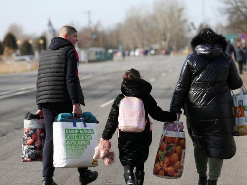 Переселенцям з Авдіївки до уваги: як знятися з обліку ВПО та що загрожує при незаконному отриманні виплат