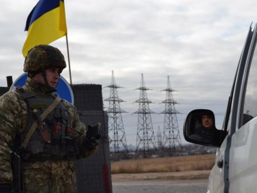 КПВВ "Марьинка" снова попал под огонь боевиков