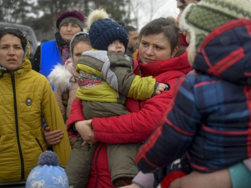 На кордонах в чотирьох областях України розгорнули понад 80 наметів для переселенців