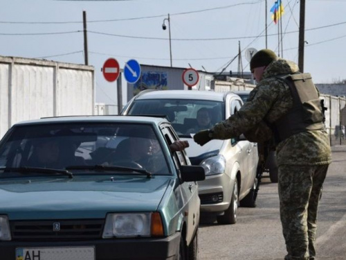 Донбасс: у линии разграничения задержали товары почти на четверть миллиона