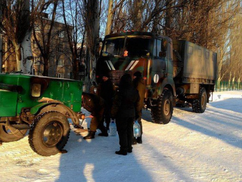 Обстрелы в Авдеевке не прекращаются: власти вынуждены провести эвакуацию мирных граждан