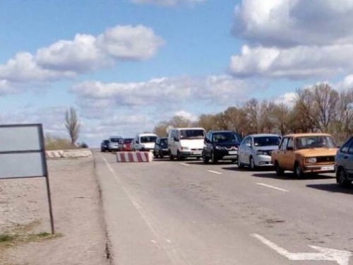 На одном из донбасских КПВВ отмечена большая очередь с оккупированной территории