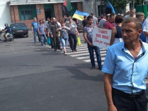 В Донецкой области шахтеры перекрыли трассу Покровск-Константиновка