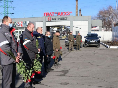 Співробітники Авдіївського коксохіму вшанували пам’ять загиблого рятувальника Дмитра Тритейкіна