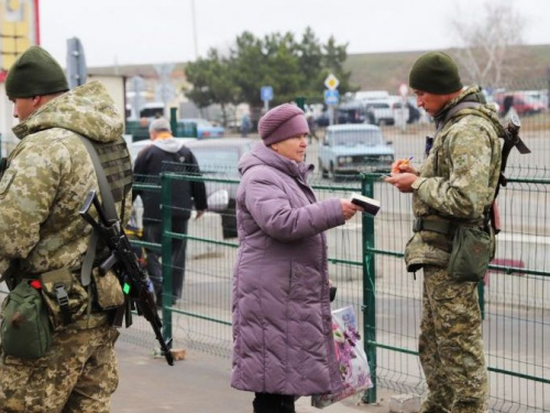 Ситуация в КПВВ утром, 26 ноября: пункты пропуска продолжают работу в режиме "желтый"