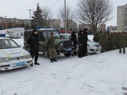 Армия полицейских вышла на улицы Донетчины