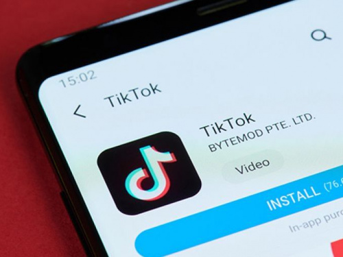 Десятирічна дівчинка померла через челендж в  TikTok