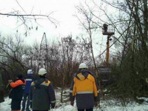 В Авдеевке без электричества остается шесть улиц и микрорайон