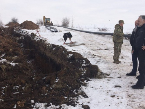 В поселке Красноторка, что в Краматорске, начата реконструкция водоснабжения (ФОТО)