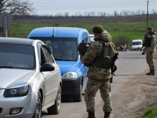 Появилась новая сводка с КПВВ на линии разграничения: очереди на утро 22 мая и статистика пересечения за 21 мая