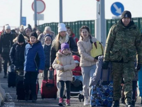 Держприкордонслужба: жінки та діти перетинають кордон за спрощеною процедурою