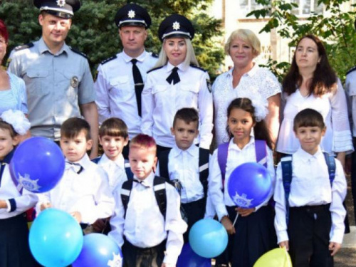 Праздник "первого звонка" в Донецкой области прошел под присмотром полиции