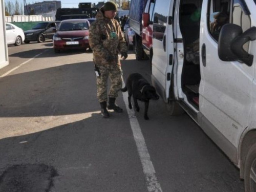 Утро 25 ноября у донбасских КПВВ: везде образовались очереди