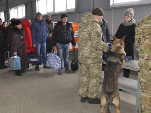 КПВВ Донбасса продолжают работу в режиме «желтый»