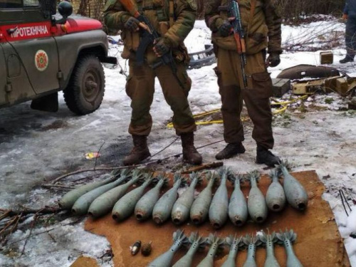 В Авдеевке нашли склад боеприпасов: опубликованы фото