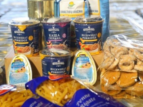 Жителі Авдіївки отримали продуктові набори від Метінвесту