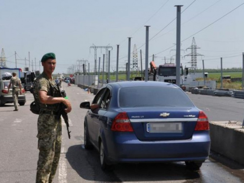 Утром у донбасских КПВВ большие очереди образовались в сторону выезда на неподконтрольную территорию