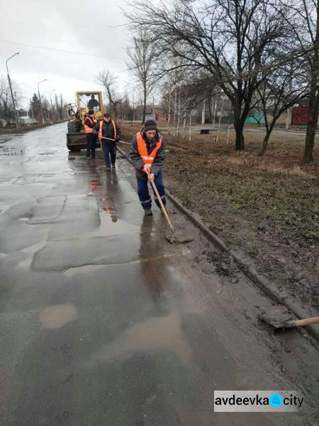 В Авдеевке проведен ряд работ по очистке города от мусора (ФОТОФАКТ)