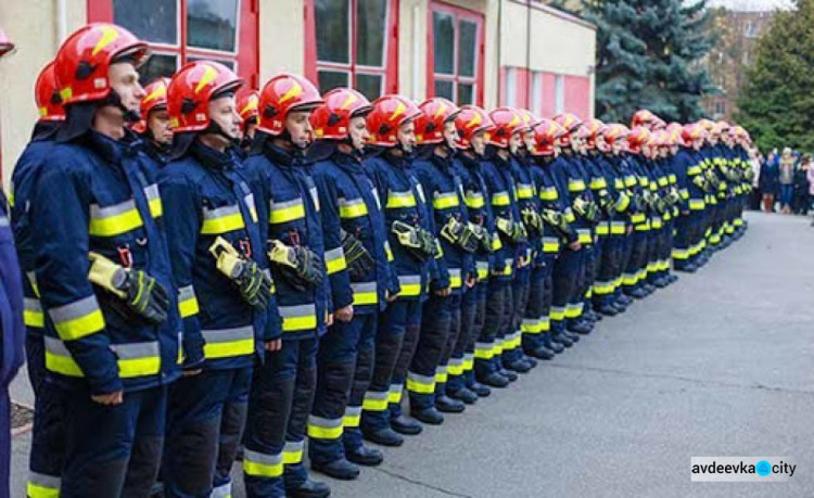 Рятувальники Авдіївки запрошують місцевих школярів до навчання у закладах ДСНС України