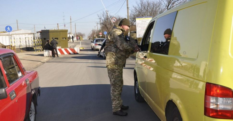 Утренняя сводка с донбасских КПВВ: легче всего проехать через «Гнутово»