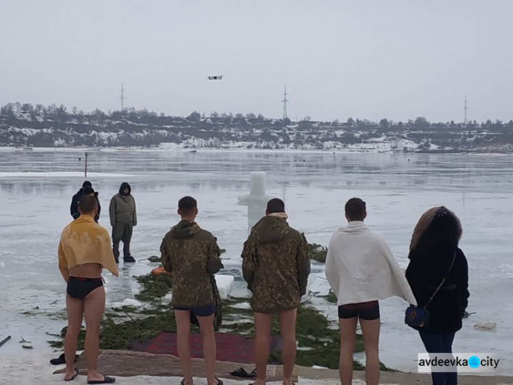 Прифронтовая Авдеевка празднует Крещение (ФОТОРЕПОРТАЖ)