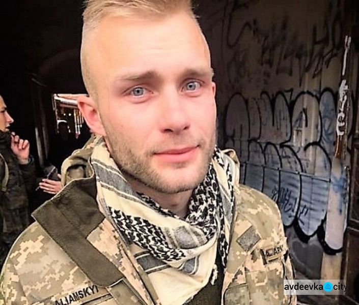 Парамедик, спасавший жизни в районе Авдеевки, помог после взрыва во Львове (ФОТО)