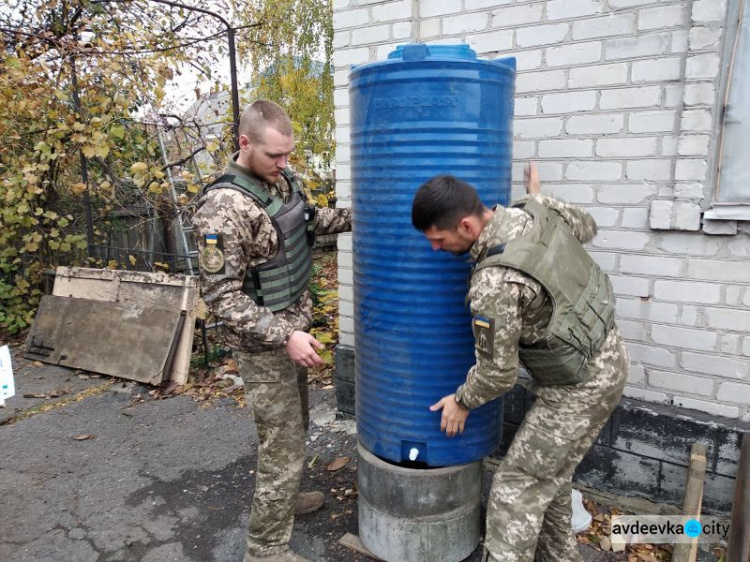 Воду, зерно и духовную пищу распространили авдеевские «симики»