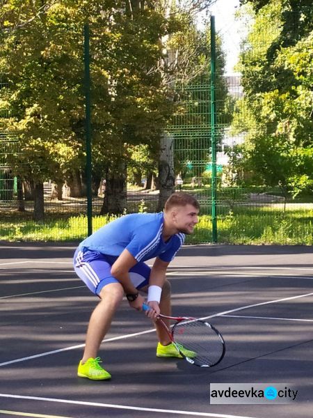 В Авдеевке стартовал городской парный турнир по теннису (ФОТО)