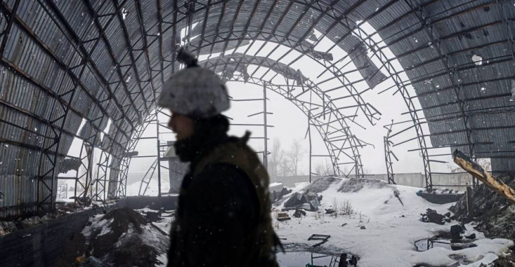 Фотофакт: военные показали "звездный" ангар - символ авдеевской промзоны