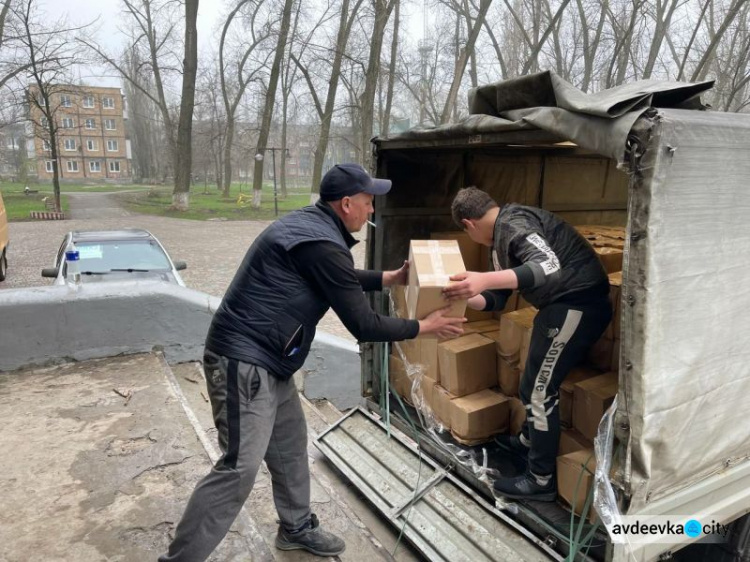 За участі нардепа Муси Магомедова в Авдіївку доставили гумдопомогу