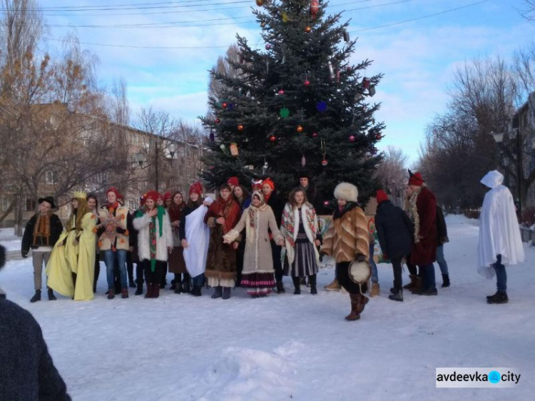 В Авдіївці вертепували майбутніі лідери з усієї країни (ФОТО)