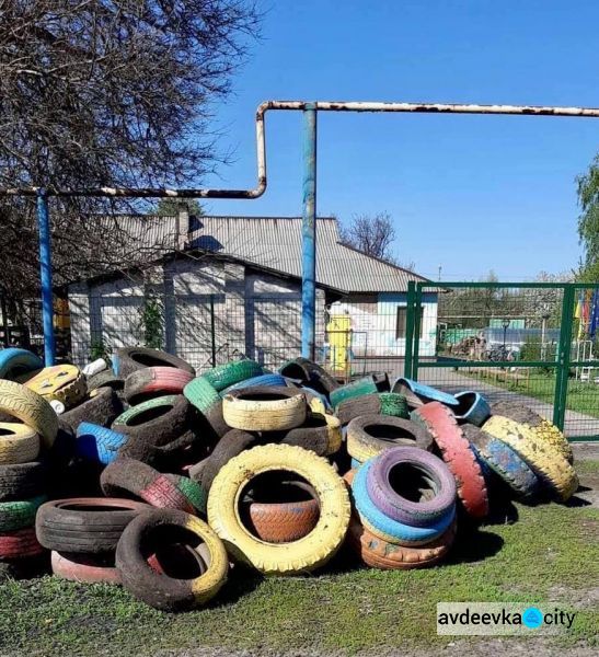 В Авдіївці в рамках еко-акції позбуваються автомобільних шин 