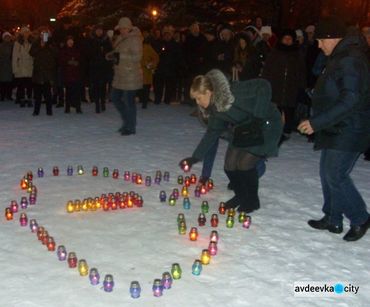 Авдіївка вшанувала пам’ять жертв Голодомору (СВІТЛИНИ)